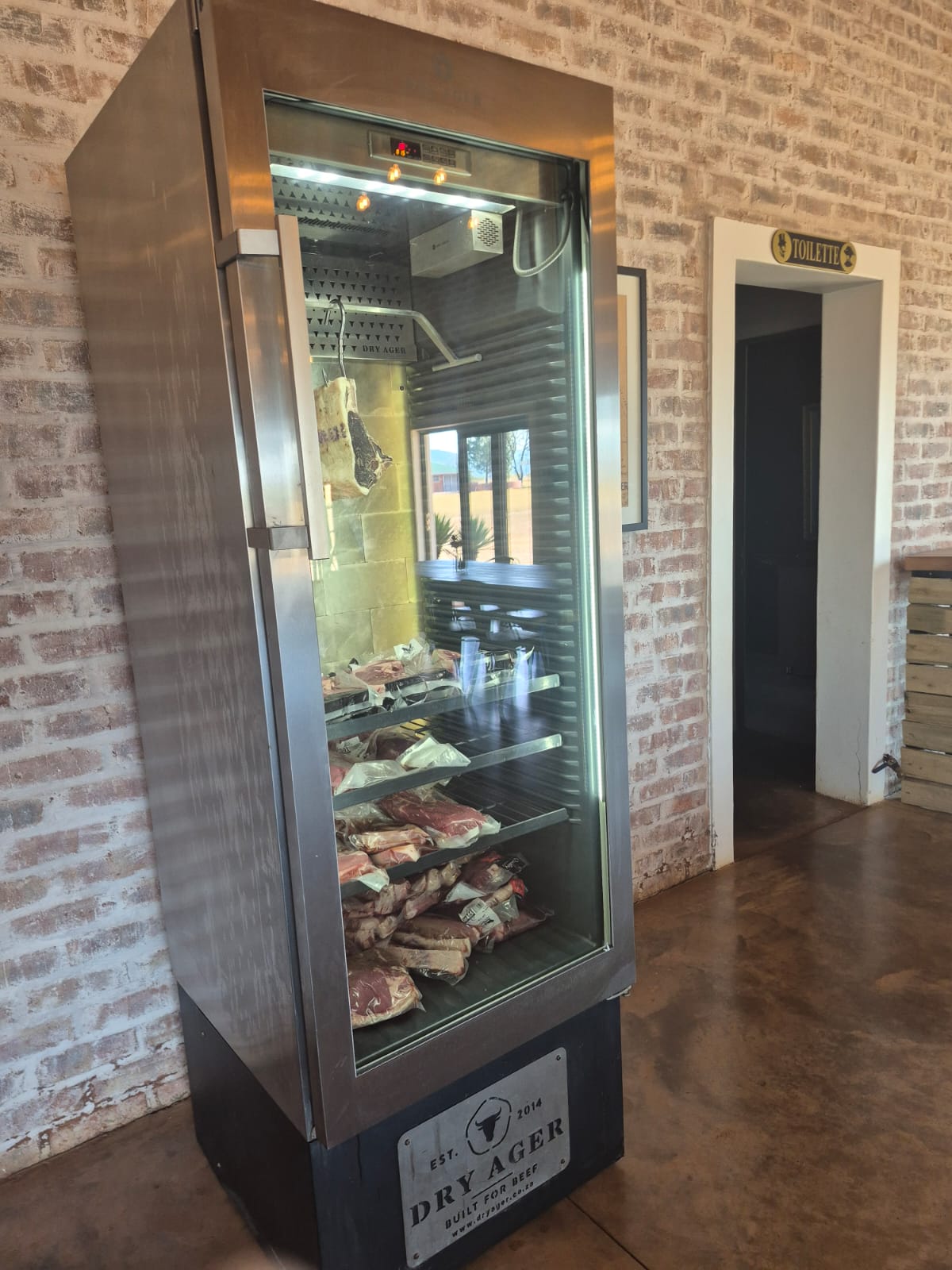 The Vijgeboomsdrift dry ager cabinet stocked with beef